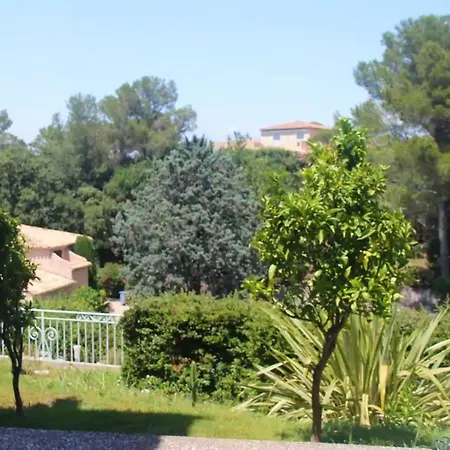 Lumineux Avec Vue Sur Montagne A Saint-raphael * Saint-Raphael (Var)