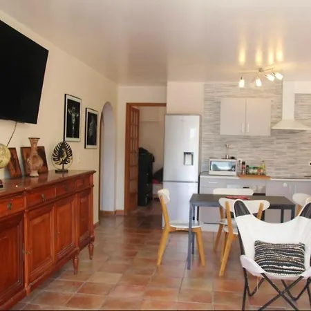 Apartment Lumineux Avec Vue Sur Montagne A Saint-raphael Saint-Raphael (Var)